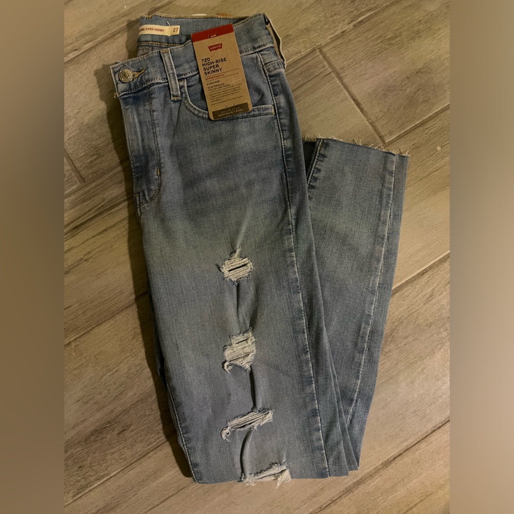 Women’s Levi’s 720 High Rise Super Skinny Distressed Denim